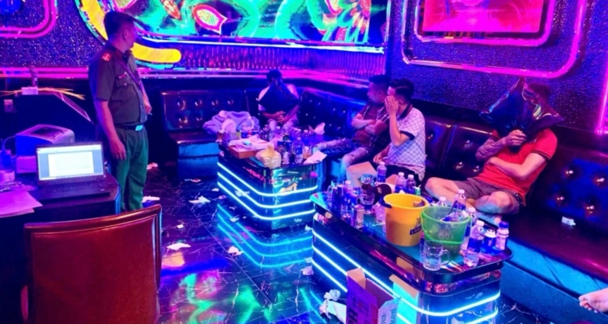 Cựu ph&oacute; chủ tịch phường li&ecirc;n quan vụ sử dụng ma t&uacute;y tại qu&aacute;n karaoke: T&igrave;nh tiết mới từ lời khai v&agrave; kết quả điều tra