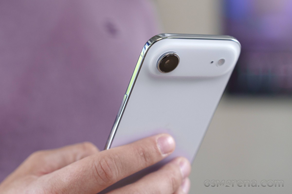 iPhone Air giảm nhanh nhất lịch sử, gi&aacute; hời được cả năm đổ xăng đầy b&igrave;nh, mạnh như iPhone 17 Pro Max