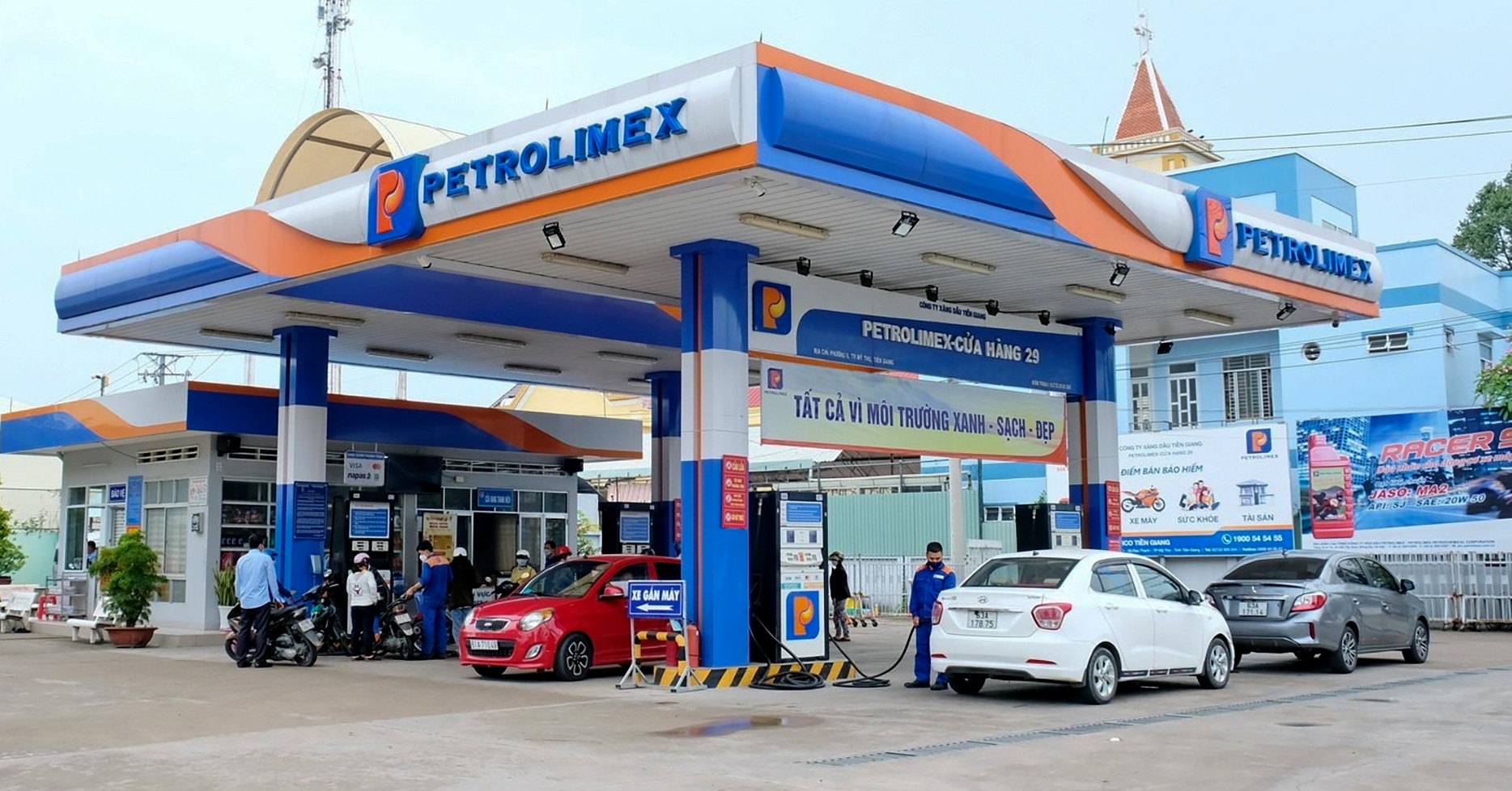 Gi&aacute; xăng dầu s&aacute;ng nay 24/4: Dầu diesel, xăng RON 92 v&agrave; RON 95 &lsquo;rẻ như rau&rsquo;, gi&aacute; đầy b&igrave;nh &ocirc; t&ocirc; Honda