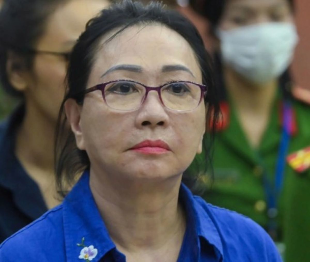 H&eacute; lộ kế hoạch đấu gi&aacute; d&agrave;n xe si&ecirc;u sang của Trương Mỹ Lan với chiếc Maybach 7 tỷ dẫn đầu