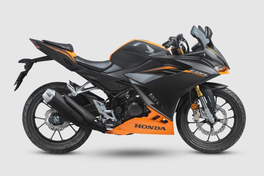 Honda ch&iacute;nh thức mở b&aacute;n &lsquo;vua c&ocirc;n tay' 150cc mới kh&aacute;c biệt Winner R v&agrave; Yamaha Exciter, gi&aacute; cực 'mềm' ảnh 2