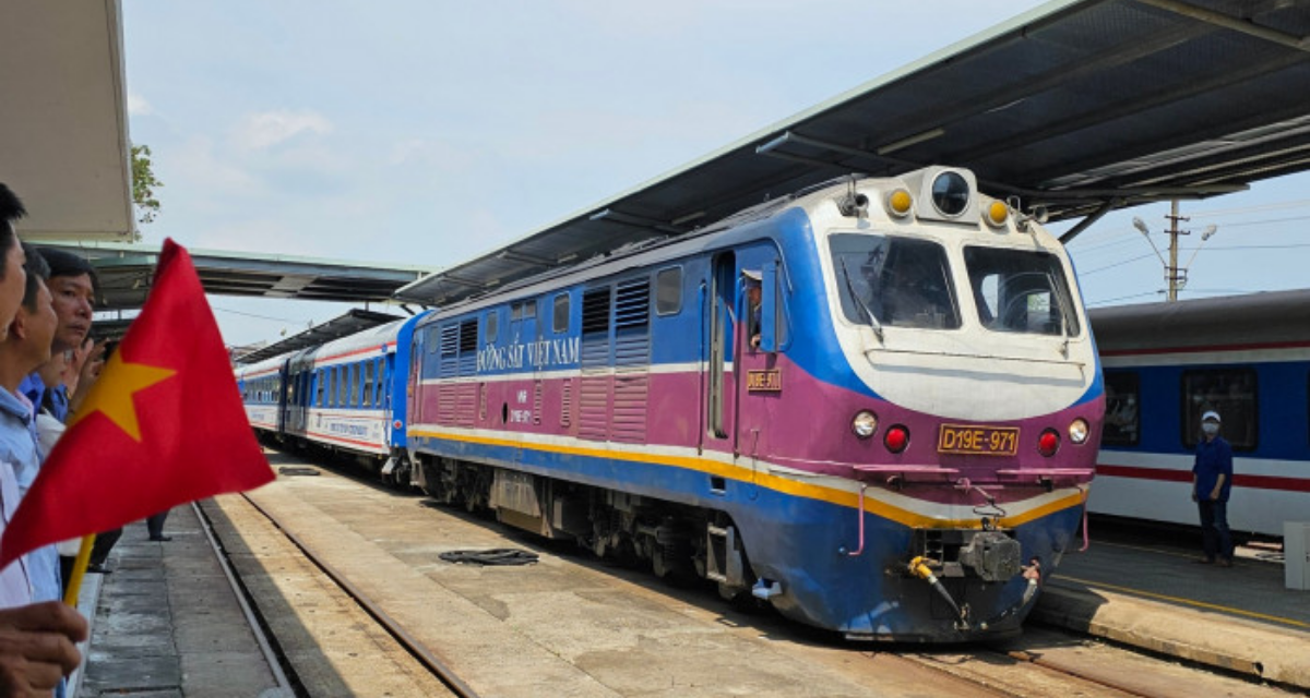 Tin vui cho người đi t&agrave;u dịp lễ 30/4 - 1/5: V&eacute; t&agrave;u tiếp tục giảm từ 23/4, c&oacute; chặng giảm tới 35%