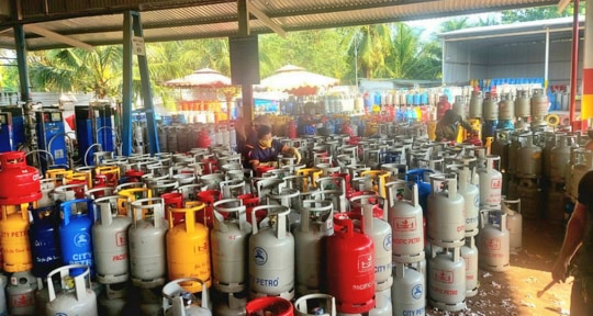 Gi&aacute; gas h&ocirc;m nay 24/4: Bảng gi&aacute; Petrolimex, SAIGON PETRO, Pacific Petro, PV GAS đi ngang, khu vực n&agrave;o đang cao nhất?