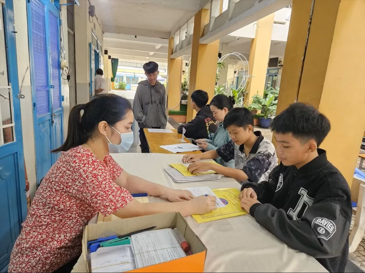 Gần 170.000 th&iacute; sinh thi lớp 10: Chọn nguyện vọng thế n&agrave;o để chắc suất?