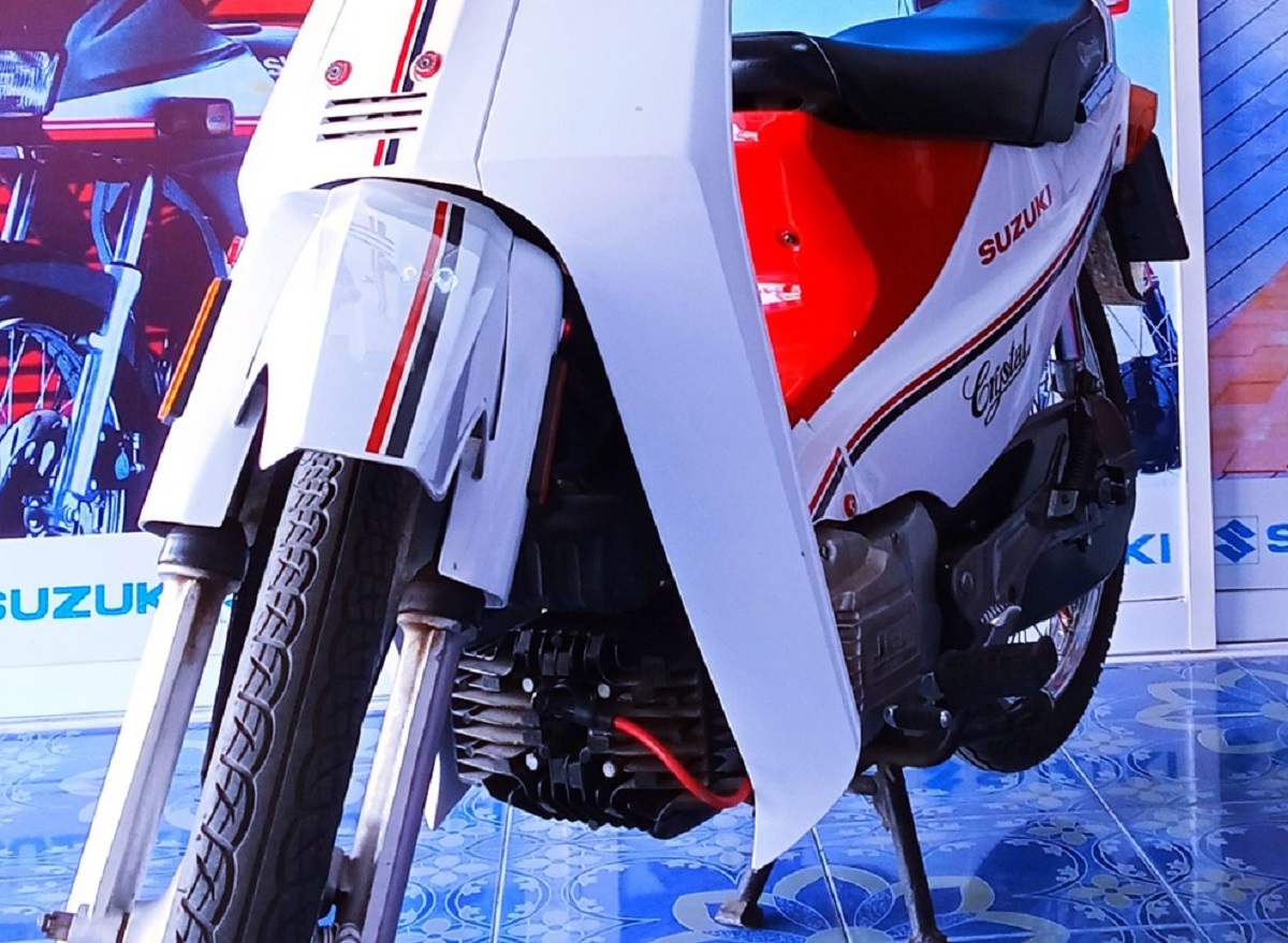 Tin xe m&aacute;y 25/4: &lsquo;Huyền thoại xe số&rsquo; 110cc của Suzuki t&aacute;i xuất: Di sản kinh điển, hạ bệ Honda Future
