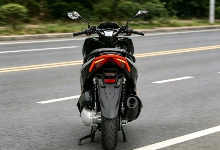 &lsquo;Vua xe ga&rsquo; 150cc ho&agrave;n to&agrave;n mới gi&aacute; 46 triệu đồng sắp ra mắt, tr&ocirc;ng &lsquo;chiến&rsquo; hơn Honda SH v&agrave; SH Mode ảnh 5