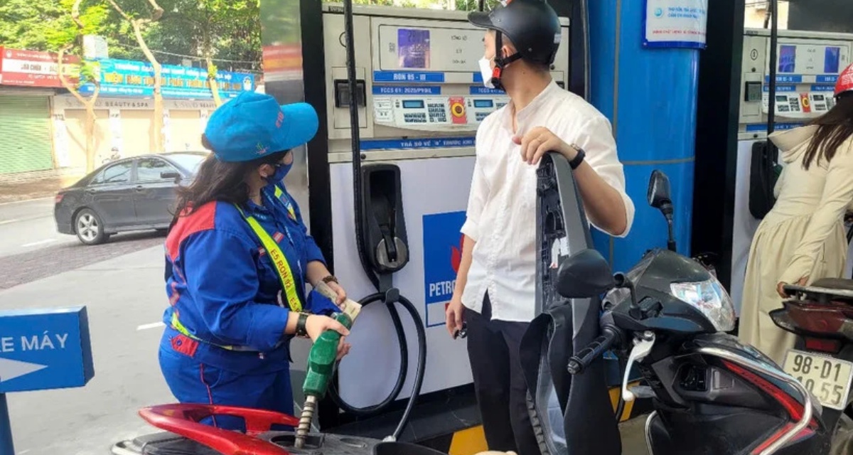 L&yacute; do Bộ C&ocirc;ng Thương loại dầu hỏa khỏi danh mục gi&aacute; cơ sở, cơ chế điều h&agrave;nh gi&aacute; xăng dầu từ 29/4 c&oacute; thay đổi g&igrave;?