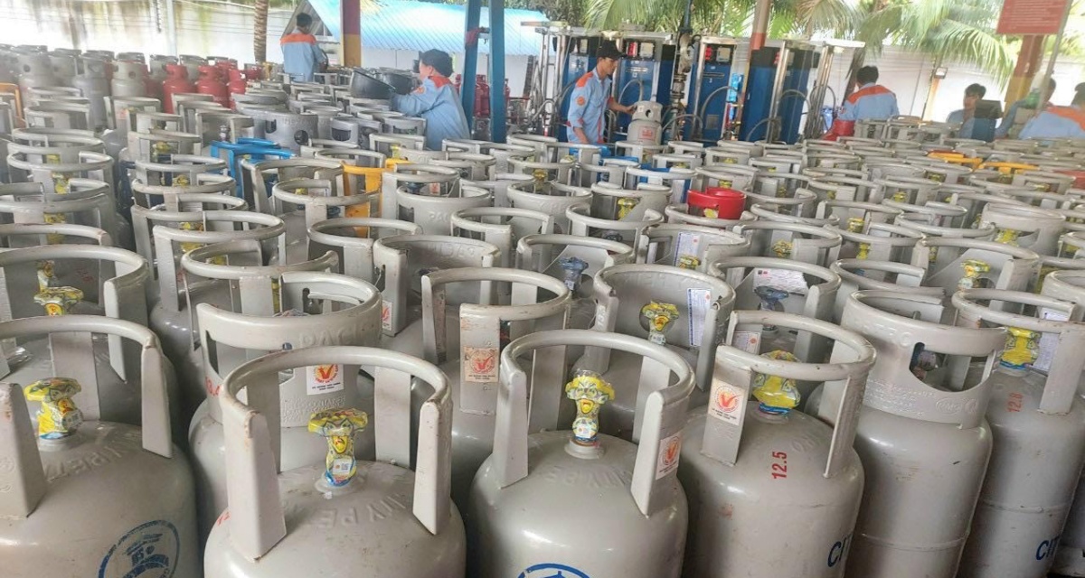 Gi&aacute; gas h&ocirc;m nay 28/4: B&igrave;nh 12kg tại ba miền đứng gi&aacute;, thị trường kh&iacute; đốt  xuất hiện &aacute;p lực mới