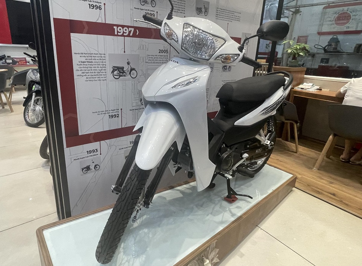 Bảng gi&aacute; xe Honda Wave Alpha cuối th&aacute;ng 4/2026 rẻ như \'rau\': Đại l&yacute; hạ gi&aacute; chơi s&aacute;t v&aacute;n xe m&aacute;y điện