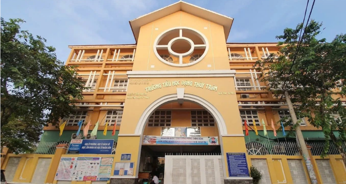 TP.HCM: Nghi ngộ độc tại trường tiểu học, h&agrave;ng chục học sinh v&agrave; bảo mẫu phải cấp cứu