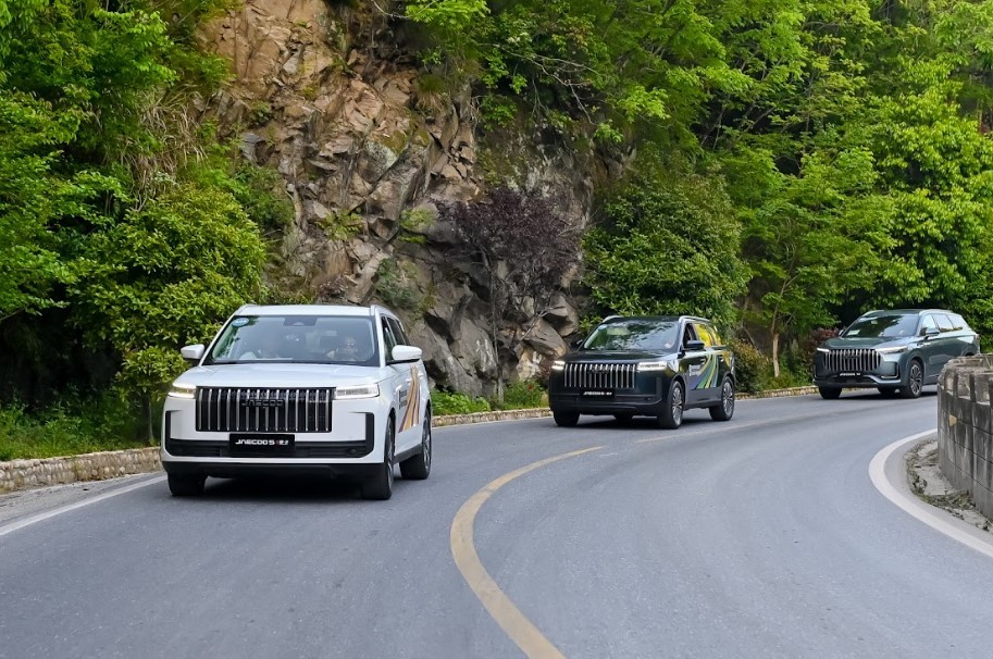 Việt Nam thắng 'Super Hybrid Marathon 9 quốc gia', Omoda C5 SHS-H chạy gần 1.000km chỉ với một b&igrave;nh xăng ảnh 1