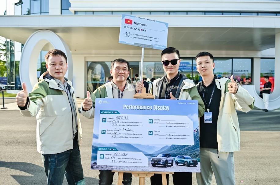 Việt Nam thắng 'Super Hybrid Marathon 9 quốc gia', Omoda C5 SHS-H chạy gần 1.000km chỉ với một b&igrave;nh xăng ảnh 4