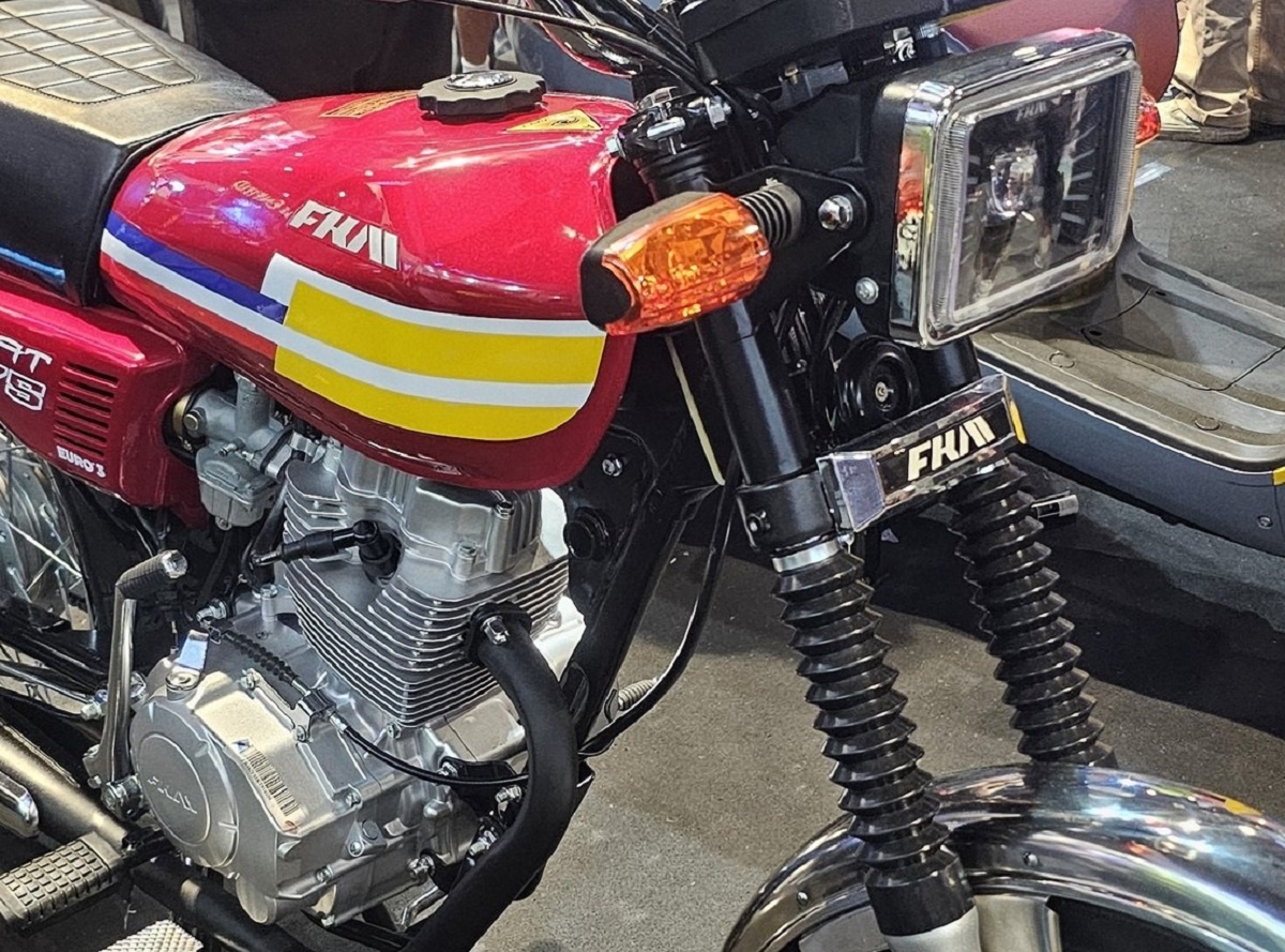 &lsquo;Vua c&ocirc;n tay&rsquo; 175cc mới ch&iacute;nh thức ra mắt gi&aacute; 18 triệu đồng: Đẳng cấp \'huyền thoại\' như Honda CG 125