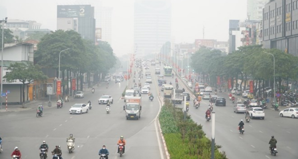 Dự b&aacute;o thời tiết 30/4: Ph&acirc;n h&oacute;a r&otilde; rệt, H&agrave; Nội v&agrave; TPHCM biến động mạnh nhất, cảnh b&aacute;o mưa d&ocirc;ng