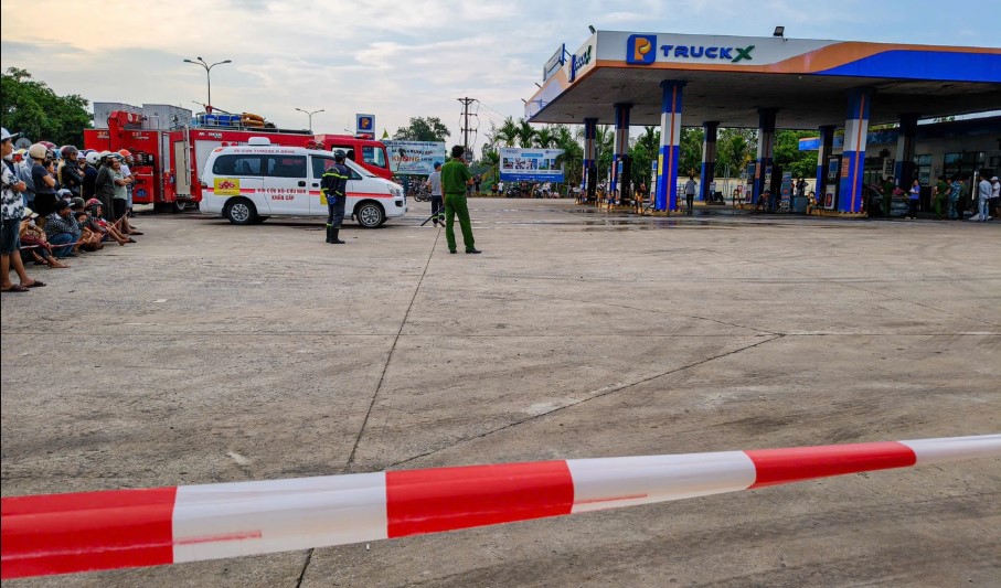 Ch&aacute;y &ocirc; t&ocirc; ở c&acirc;y x&acirc;y khiến 2 thanh ni&ecirc;n tử vong: Gia đ&igrave;nh đau đớn nhận tin dữ, x&oacute;t xa ho&agrave;n cảnh nạn nh&acirc;n