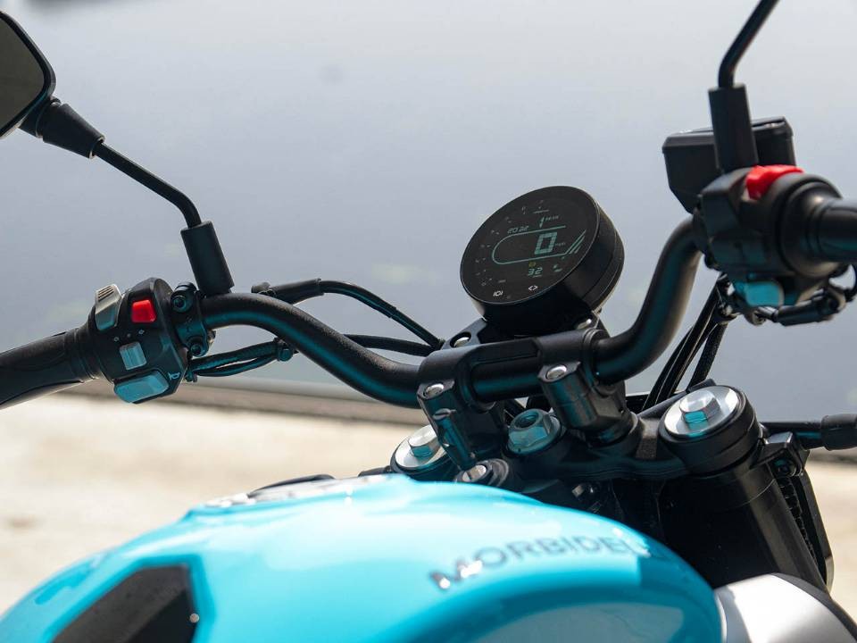 &lsquo;Vua c&ocirc;n tay&rsquo; 125cc mới ch&iacute;nh thức ra mắt với gi&aacute; rẻ: Ph&acirc;n kh&uacute;c kh&aacute;c Yamaha Exciter, c&oacute; ABS 2 k&ecirc;nh &aacute;t v&iacute;a Honda Winner R ảnh 2