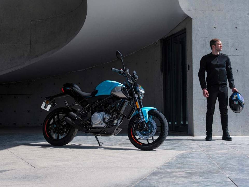 &lsquo;Vua c&ocirc;n tay&rsquo; 125cc mới ch&iacute;nh thức ra mắt với gi&aacute; rẻ: Ph&acirc;n kh&uacute;c kh&aacute;c Yamaha Exciter, c&oacute; ABS 2 k&ecirc;nh &aacute;t v&iacute;a Honda Winner R ảnh 5