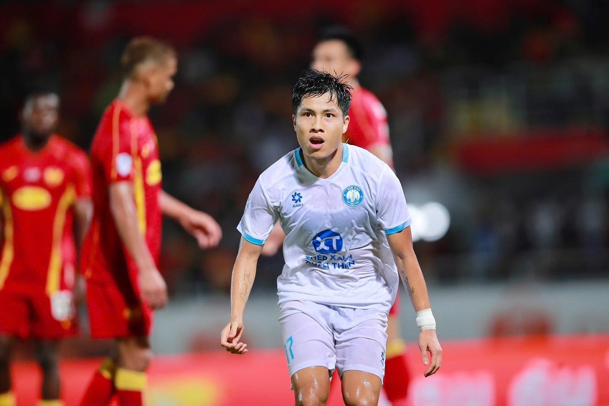 VIDEO: Văn Vĩ ghi b&agrave;n gỡ ho&agrave; cho Nam Định trước Selangor sau pha kiến tạo của cựu sao Ngoại hạng Anh