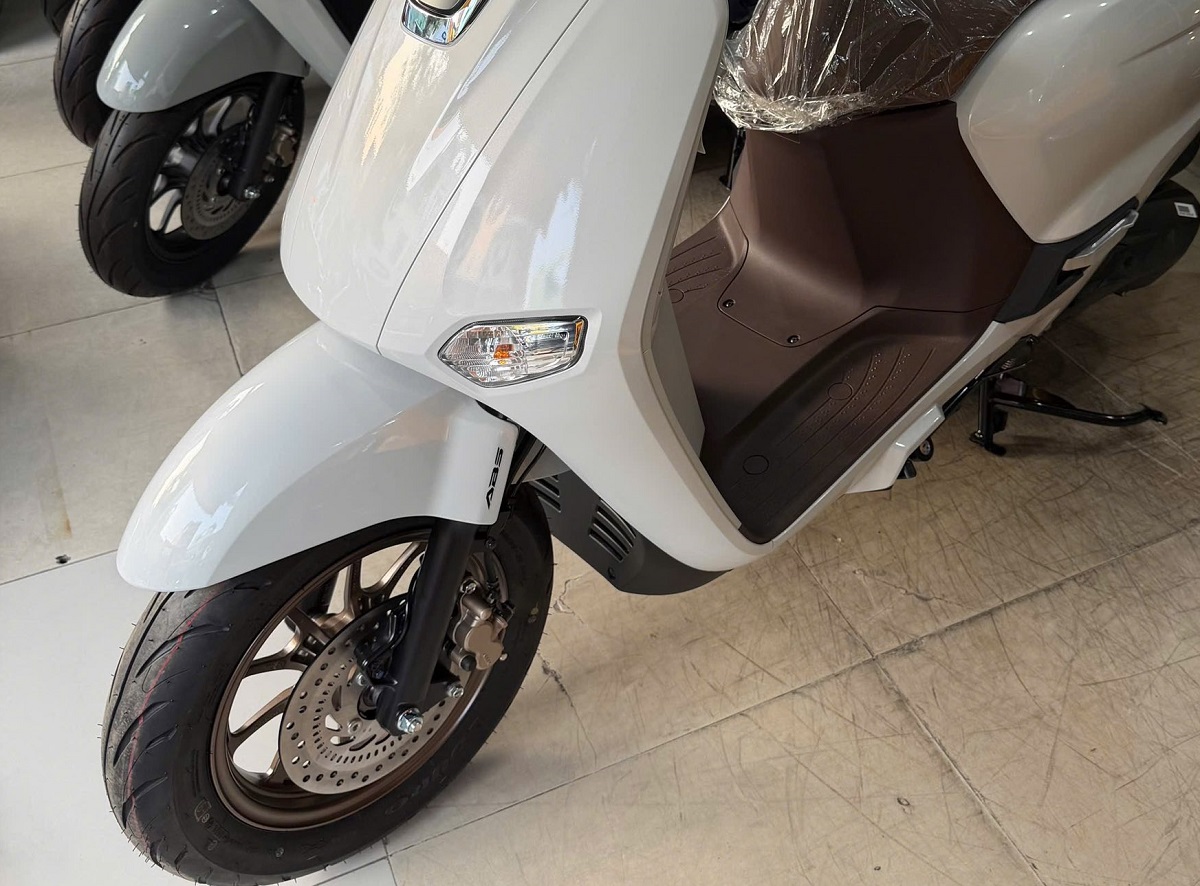 Tin xe m&aacute;y 6/5: &lsquo;Vua xe ga&rsquo; 125cc &lsquo;Made in Thailand&rsquo; của Honda về Việt Nam, đẹp hơn SH Mode, gi&aacute; mềm