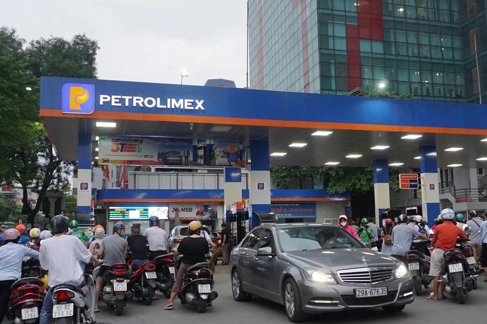 Gi&aacute; xăng dầu trưa h&ocirc;m nay ng&agrave;y 7/5: Xăng RON 92 v&agrave; 95 ở mức &lsquo;vừa b&aacute;n vừa cho&rsquo;, gi&aacute; lăn b&aacute;nh Toyota Vios giảm \'sập s&agrave;n\'