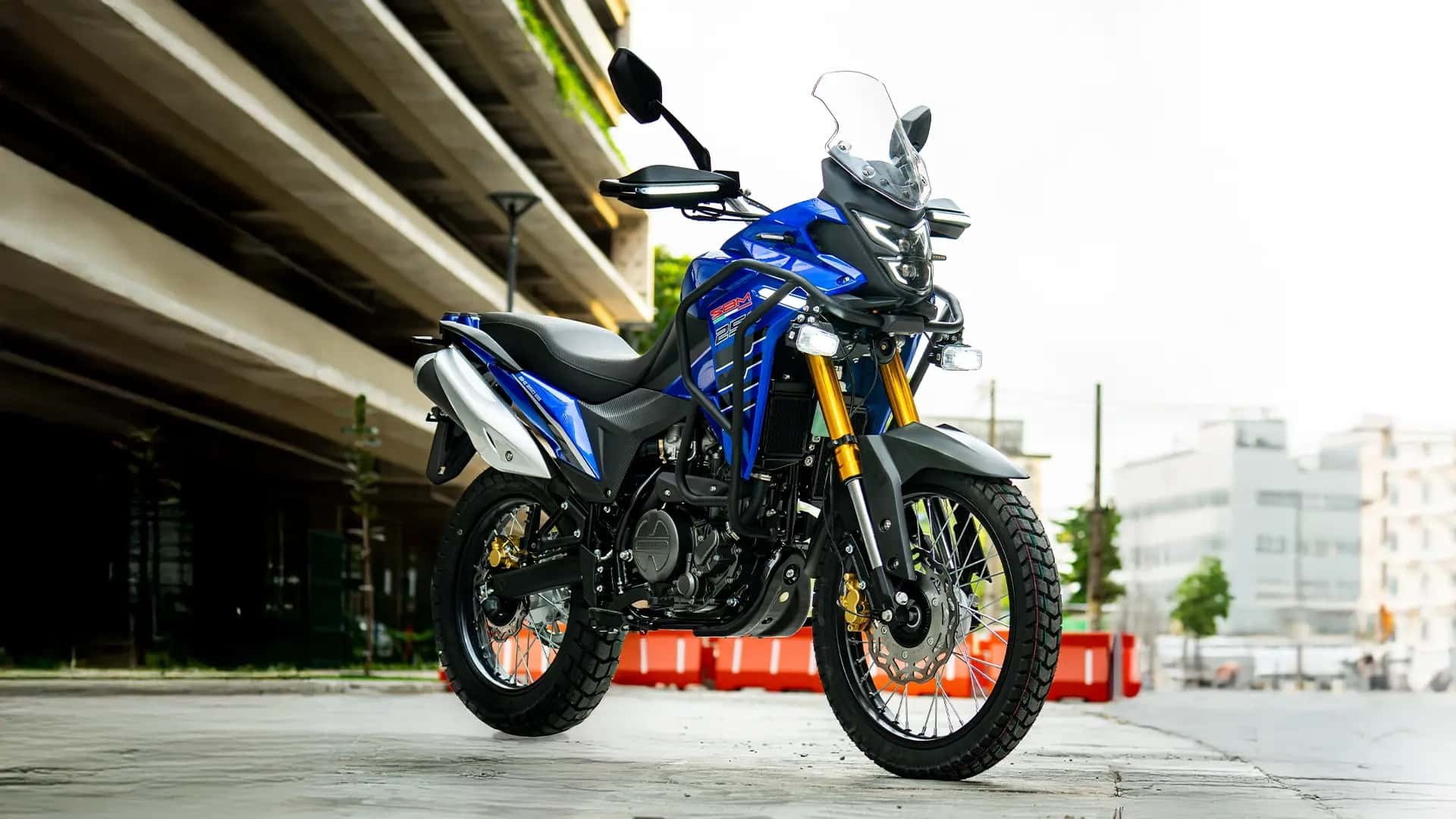 Ch&iacute;nh thức ra mắt &lsquo;vua c&ocirc;n tay&rsquo; mới ph&acirc;n kh&uacute;c tr&ecirc;n Yamaha Exciter v&agrave; Honda Winner R: Gi&aacute; mềm, c&oacute; ABS 2 k&ecirc;nh ảnh 1