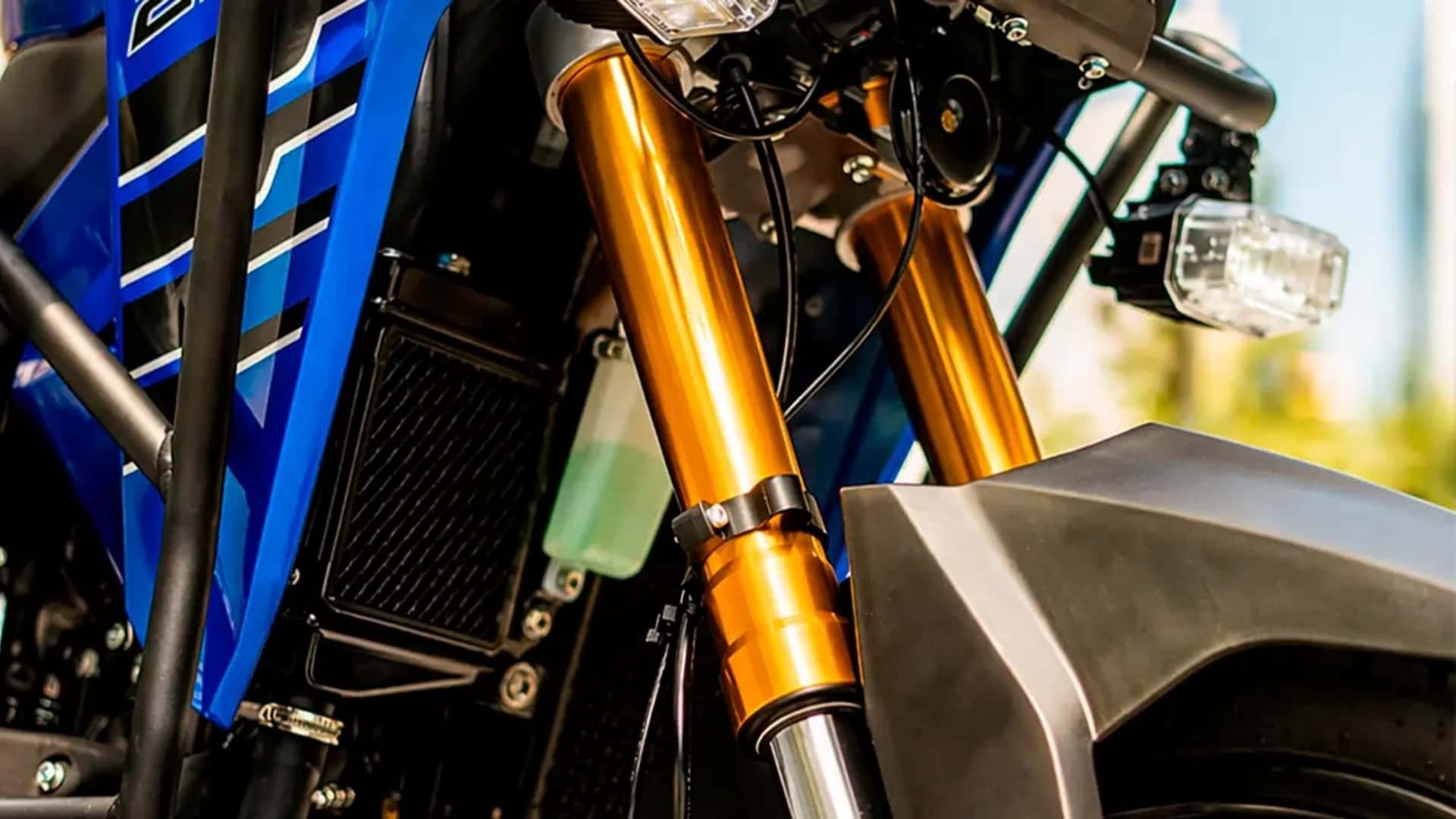 Ch&iacute;nh thức ra mắt &lsquo;vua c&ocirc;n tay&rsquo; mới ph&acirc;n kh&uacute;c tr&ecirc;n Yamaha Exciter v&agrave; Honda Winner R: Gi&aacute; mềm, c&oacute; ABS 2 k&ecirc;nh ảnh 6