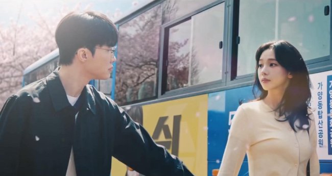 Sau 6 lần cầm c&uacute;p CKTG, Faker quyết định chuyển sang cầm tay mỹ nh&acirc;n hot nhất nh&igrave; Kpop c&ugrave;ng lời thổ lộ g&acirc;y sốc