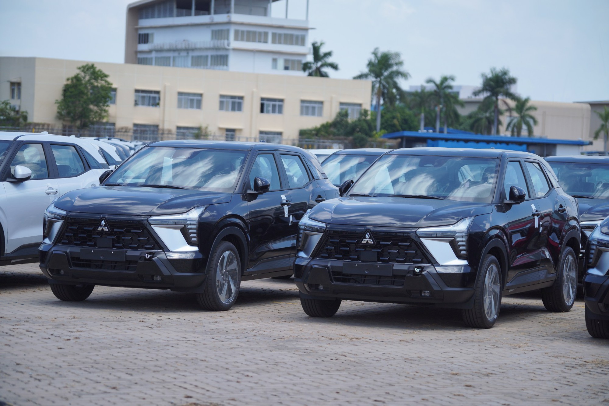 Mitsubishi Xforce 2026 ra mắt: SUV Nhật gi&aacute; từ 605 triệu, Toyota Yaris Cross v&agrave; Kia Seltos d&egrave; chừng