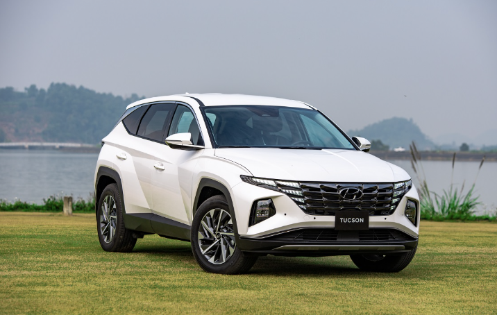 Hyundai Tucson 2027 lộ nội thất mới: &lsquo;Ngỡ tưởng&rsquo; song sinh với Santa Fe, m&agrave;n h&igrave;nh si&ecirc;u lớn