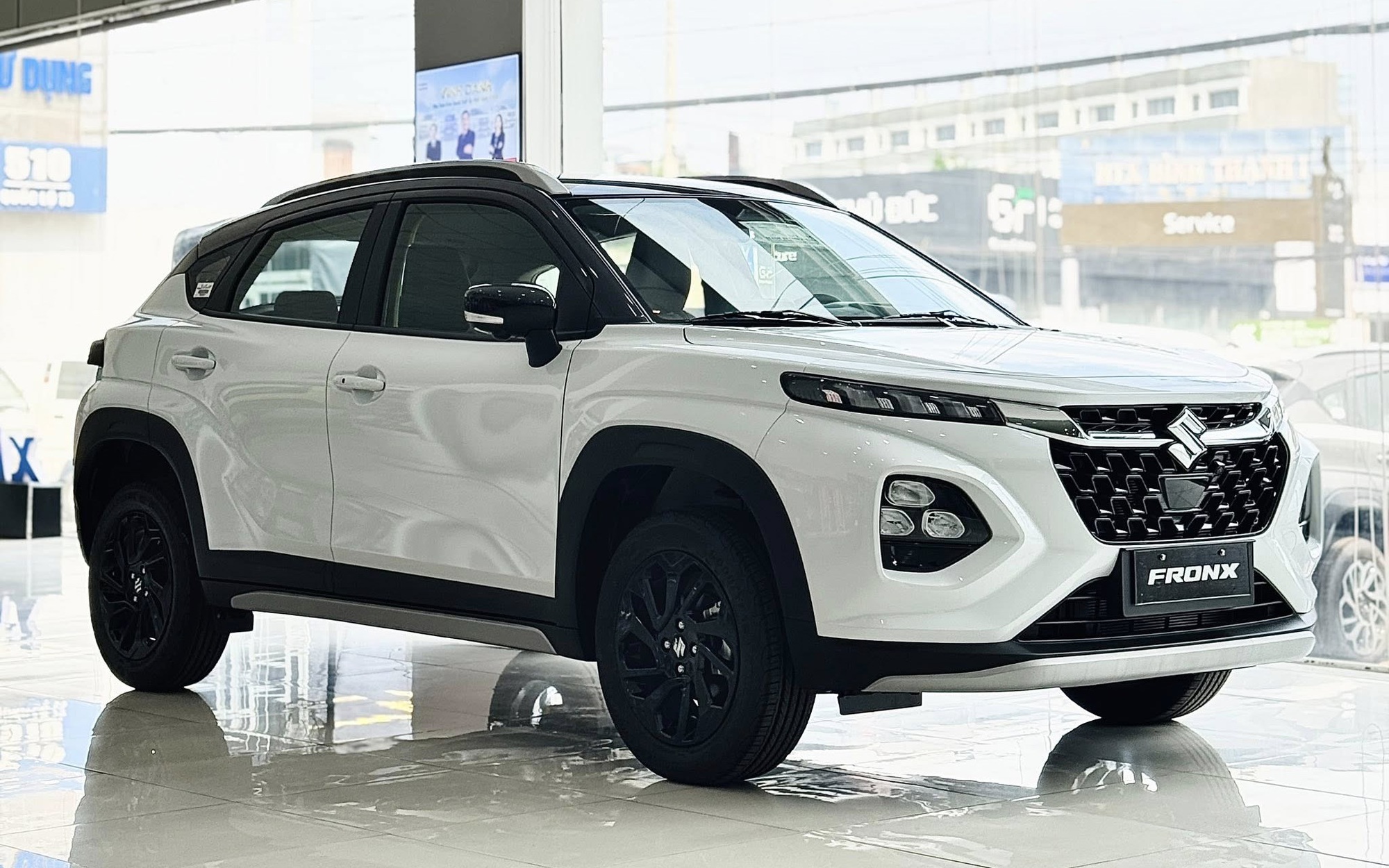 Suzuki Fronx giảm gi&aacute; s&acirc;u chưa từng c&oacute; tại đại l&yacute;: SUV hybrid Nhật chỉ từ 430 triệu, rẻ hơn cả Hyundai Grand i10