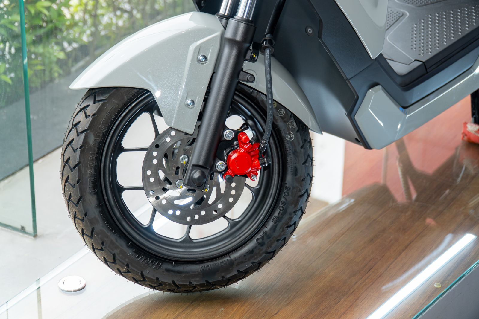 Gi&aacute; xăng dầu tối nay 14/5: RON92 v&agrave; RON95 giảm mất phanh, Honda ra mắt xe m&aacute;y mới kh&ocirc;ng cần đổ xăng