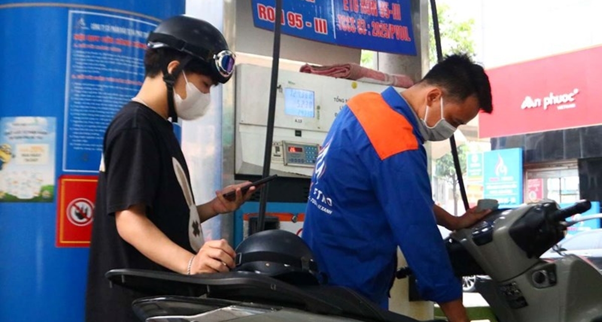 Gi&aacute; xăng dầu h&ocirc;m nay 16/5: Giảm rất mạnh từ đỉnh, bảng gi&aacute; tại Petrolimex, PVOIL, Mipec