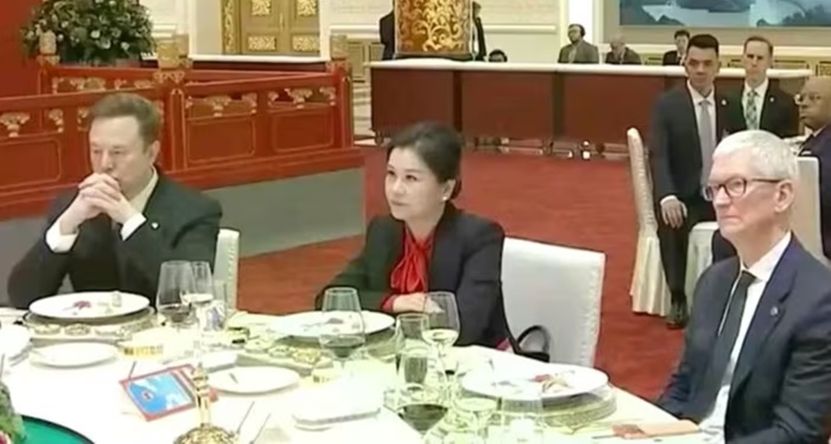 Người phụ nữ Trung Quốc xuất th&acirc;n từ bảo vệ, ngồi giữa Tim Cook v&agrave; Elon Musk ở Bắc Kinh l&agrave; ai?