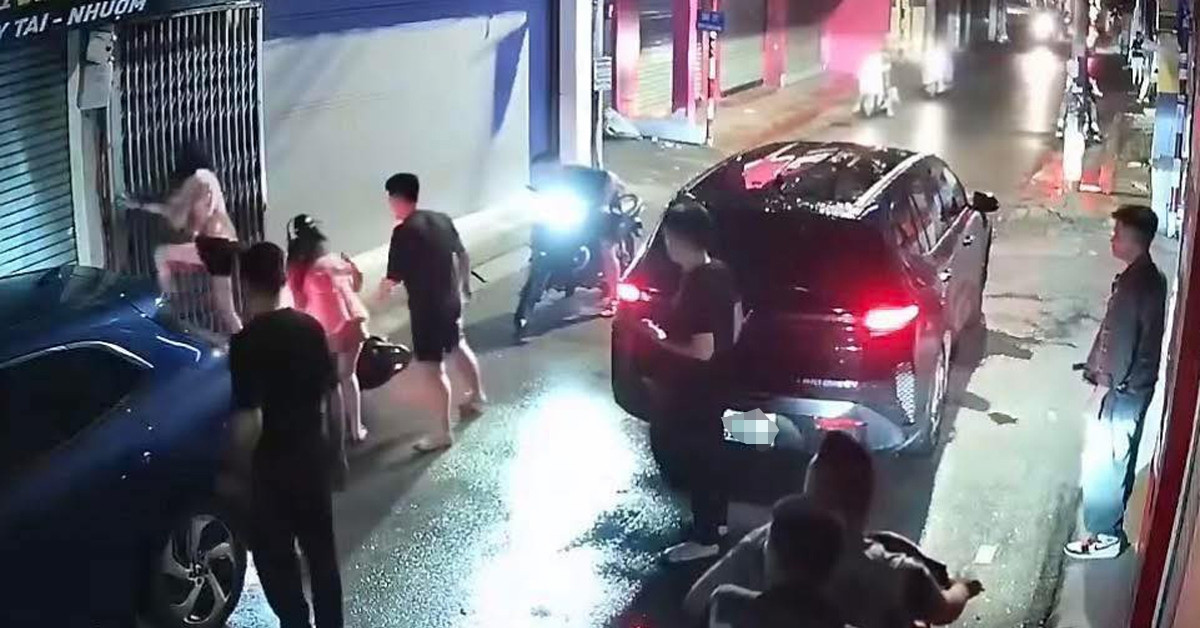 Danh t&iacute;nh 2 thanh ni&ecirc;n chặn đường h&agrave;nh hung 2 c&ocirc; g&aacute;i giữa đ&ecirc;m, l&yacute; do kh&ocirc;ng phải do chọc ghẹo