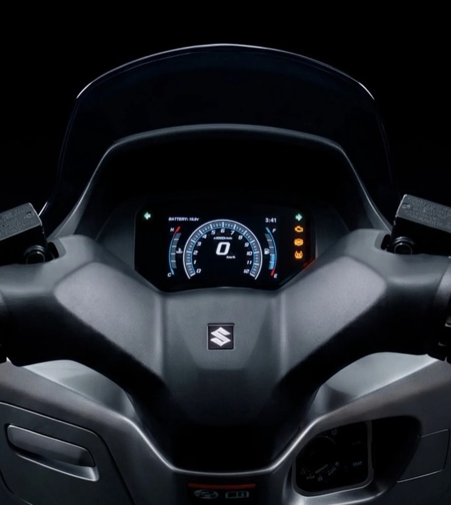 Suzuki ch&iacute;nh thức ra mắt &lsquo;vua xe ga&rsquo; 150cc mới &lsquo;n&eacute;t&rsquo; hơn Honda Air Blade, c&oacute; ABS v&agrave; TCS như SH 160i, gi&aacute; 74 triệu đồng ảnh 7