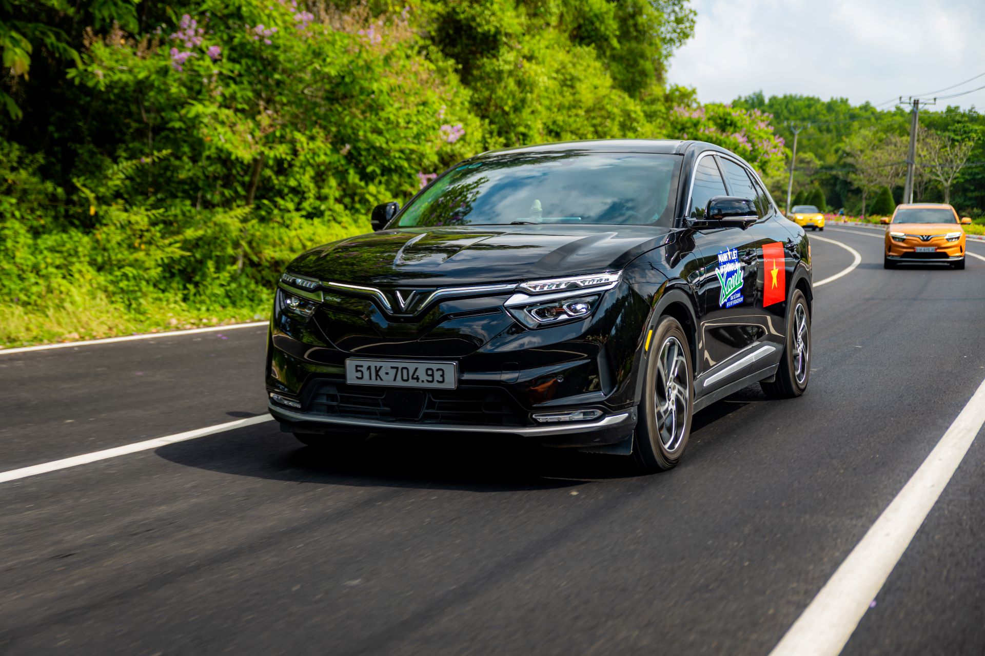 VinFast VF 8 Eco: Mẫu SUV &lsquo;gầm cao, m&aacute;y tho&aacute;ng&rsquo; hiếm hoi vừa mạnh vừa &lsquo;nu&ocirc;i nhẹ&rsquo; trong tầm gi&aacute; 1 tỷ đồng