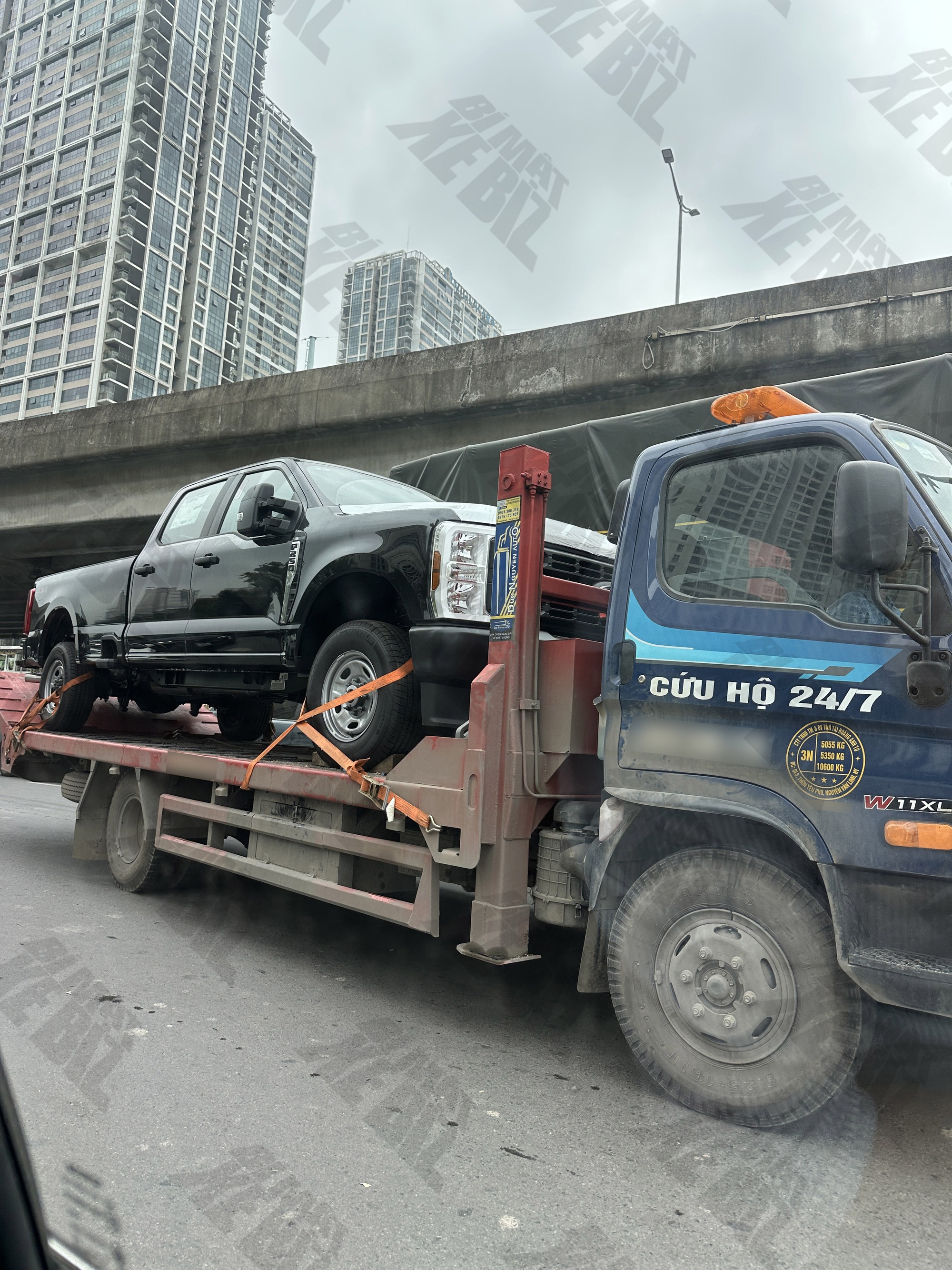 Ford F-250 Super Duty 2026 đầu ti&ecirc;n xuất hiện tại H&agrave; Nội: B&aacute;n tải d&agrave;i hơn 6 m&eacute;t, d&ugrave;ng m&aacute;y V8 cực khủng