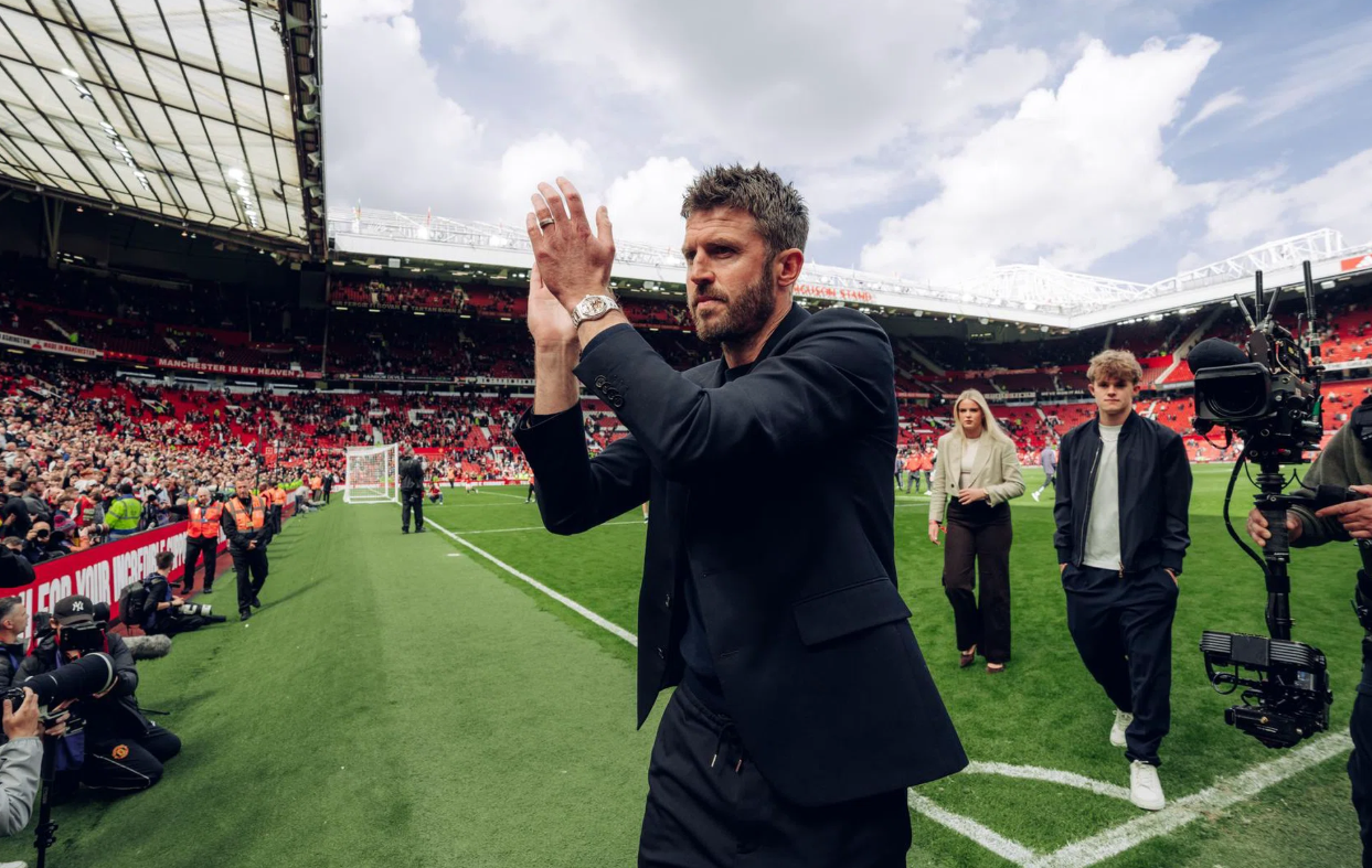 Michael Carrick sắp nhận m&oacute;n qu&agrave; đầu ti&ecirc;n tại MU