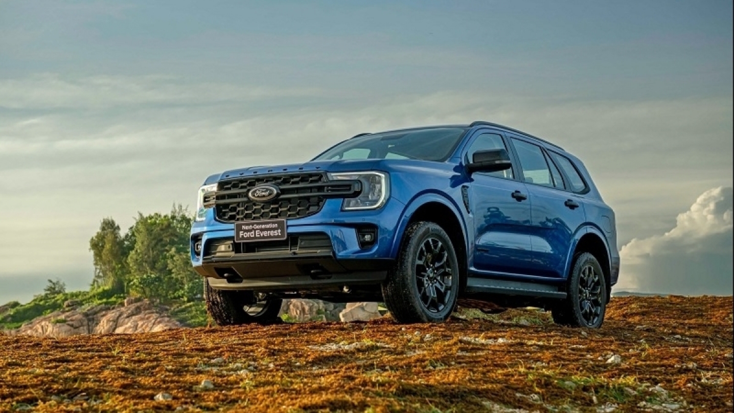 Top SUV 7 chỗ b&aacute;n chạy nhất th&aacute;ng 4/2026: Ford Everest bỏ xa Toyota Fortuner, Santa Fe \'hụt hơi\'