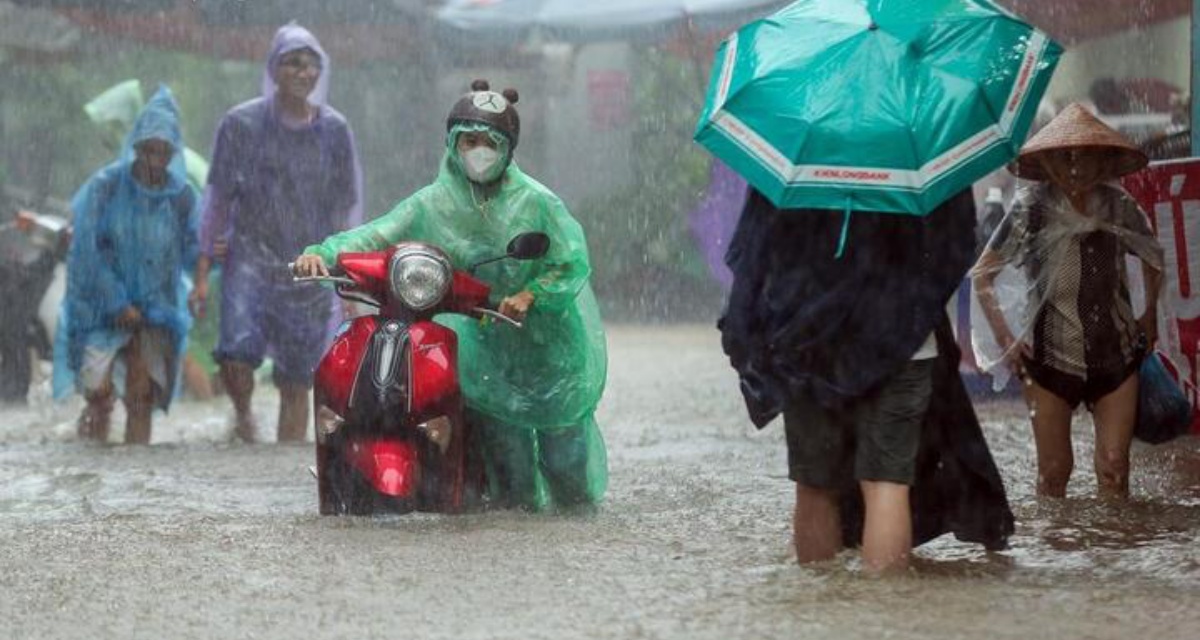 Dự b&aacute;o thời tiết 19/5: H&agrave; Nội v&agrave; nhiều tỉnh miền Bắc xuất hiện mưa lớn k&eacute;o d&agrave;i, nguy cơ ngập lụt v&agrave; sạt lở