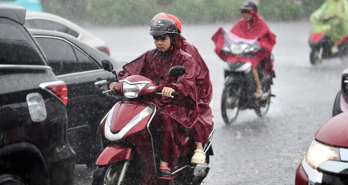 Dự b&aacute;o thời tiết 20/5: Miền Bắc xuất hiện mưa lớn k&eacute;o d&agrave;i, một nơi được cảnh b&aacute;o cấp độ rủi ro cao
