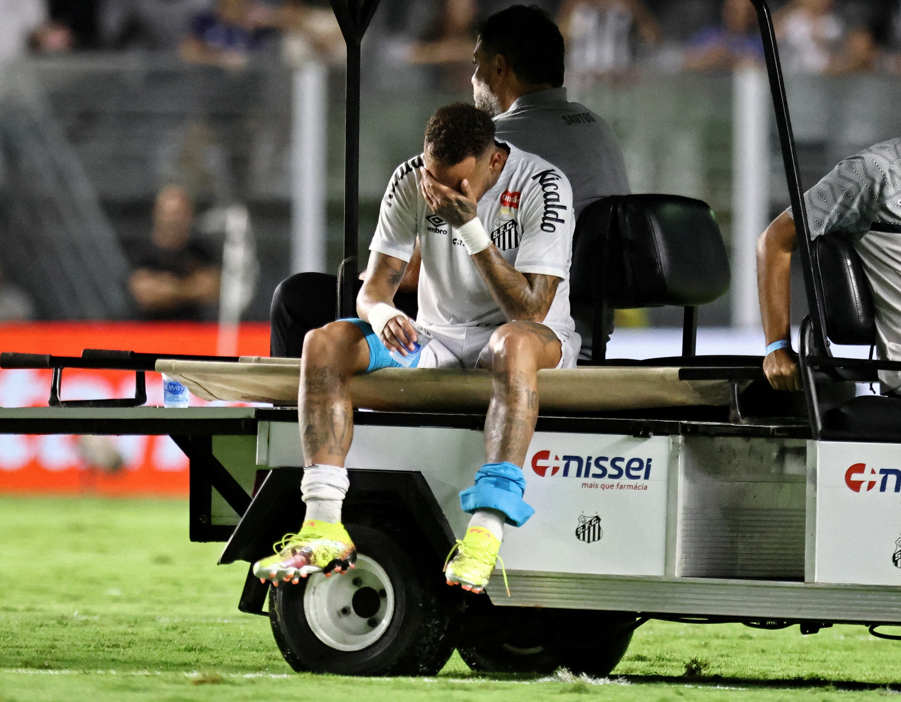 Neymar tái phát chấn thương trước th&ecirc;̀m World Cup 2026