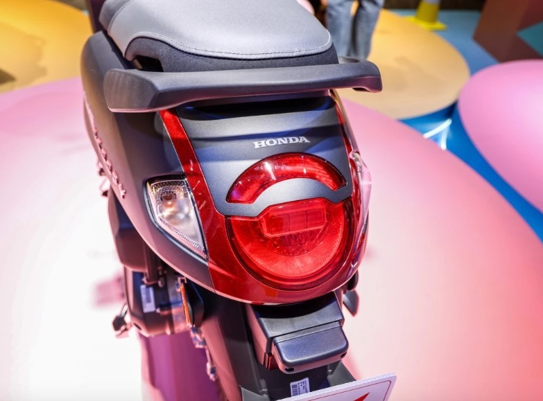Honda ch&iacute;nh thức ra mắt &lsquo;xe ga quốc d&acirc;n&rsquo; 110cc mới phong c&aacute;ch kh&aacute;c hẳn Vision v&agrave; SH Mode, gi&aacute; dễ mua ảnh 5
