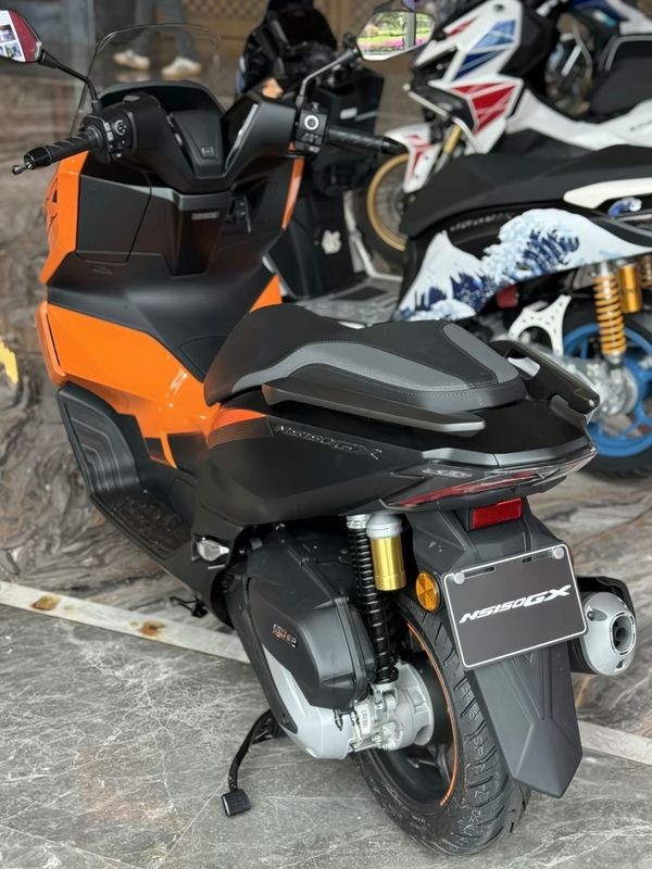 Honda ra mắt &lsquo;vua xe ga&rsquo; 150cc mới v&agrave;o th&aacute;ng sau với gi&aacute; 62 triệu đồng: &lsquo;N&eacute;t&rsquo; hơn Air Blade, c&oacute; ABS 2 k&ecirc;nh v&agrave; TCS như SH ảnh 2
