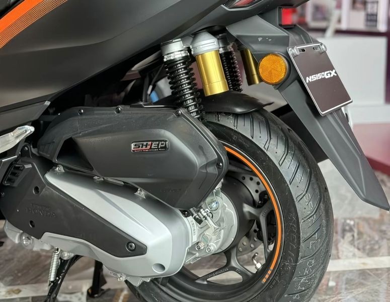 Honda ra mắt &lsquo;vua xe ga&rsquo; 150cc mới v&agrave;o th&aacute;ng sau với gi&aacute; 62 triệu đồng: &lsquo;N&eacute;t&rsquo; hơn Air Blade, c&oacute; ABS 2 k&ecirc;nh v&agrave; TCS như SH ảnh 8