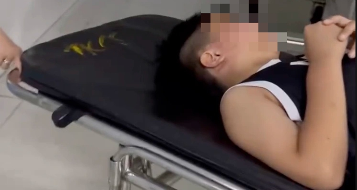 Th&ocirc;ng tin bất ngờ vụ học sinh lớp 4 bị thầy gi&aacute;o người nước ngo&agrave;i t&aacute;t nhập viện, l&yacute; do v&igrave; m&oacute;n đồ chơi?