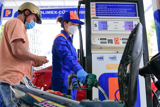 Cập nhật gi&aacute; xăng dầu h&ocirc;m nay 27/5: Dự b&aacute;o giảm đồng loạt, dầu c&oacute; thể hạ gần 2.000 đồng/l&iacute;t