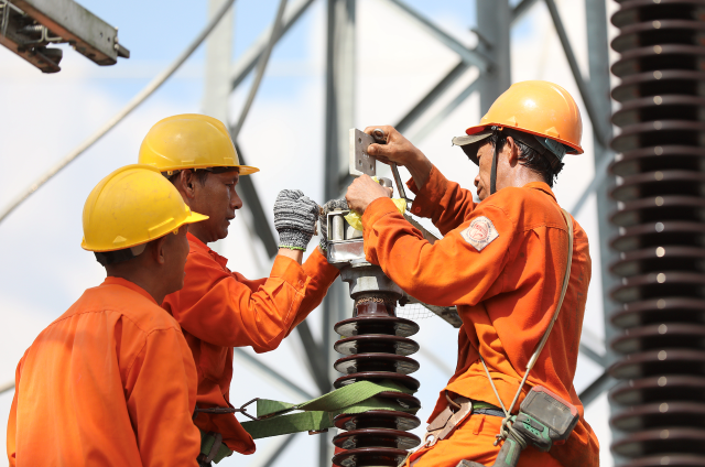 Gi&aacute; điện giờ cao điểm tăng mạnh từ 1/6, hộ gia đ&igrave;nh c&oacute; bị t&iacute;nh gi&aacute; cao?