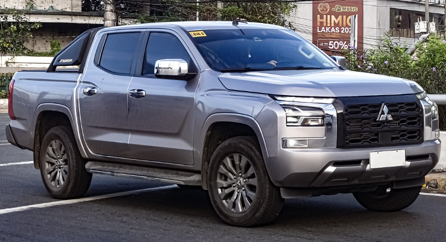 Mitsubishi Triton giảm tới 150 triệu &lsquo;đấu&rsquo; Ford Ranger, Toyota Hilux: Bản cao nhất chỉ hơn 770 triệu