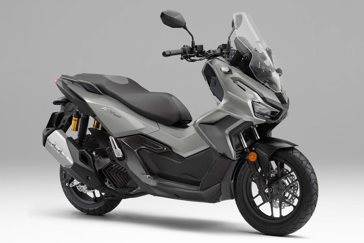 &lsquo;Honda SH phi&ecirc;n bản đi phượt&rsquo; mới ch&iacute;nh thức mở b&aacute;n gi&aacute; 77 triệu đồng, thiết kế 'đỉnh' hơn Air Blade ảnh 3